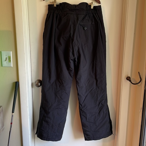 Simple black snowboarding pants - Picture 5 of 6